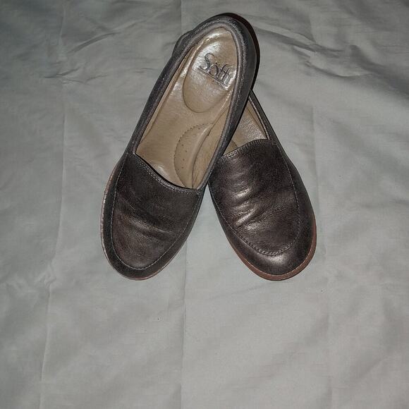 Ladies Bronze Soffit Leather Napoli Loafer size 7 1/2 - Picture 2 of 4